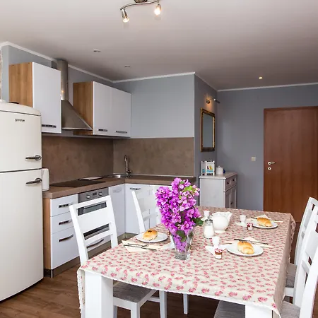 Mirjana Apartament *